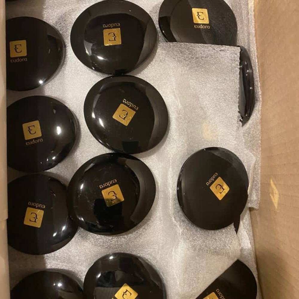Box of 250 EUDORA cosmetics